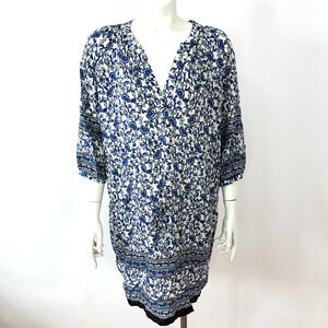 Braeve Evereve Medium Shift Mini Above Knee Dress V-Neck All Over Print Blue